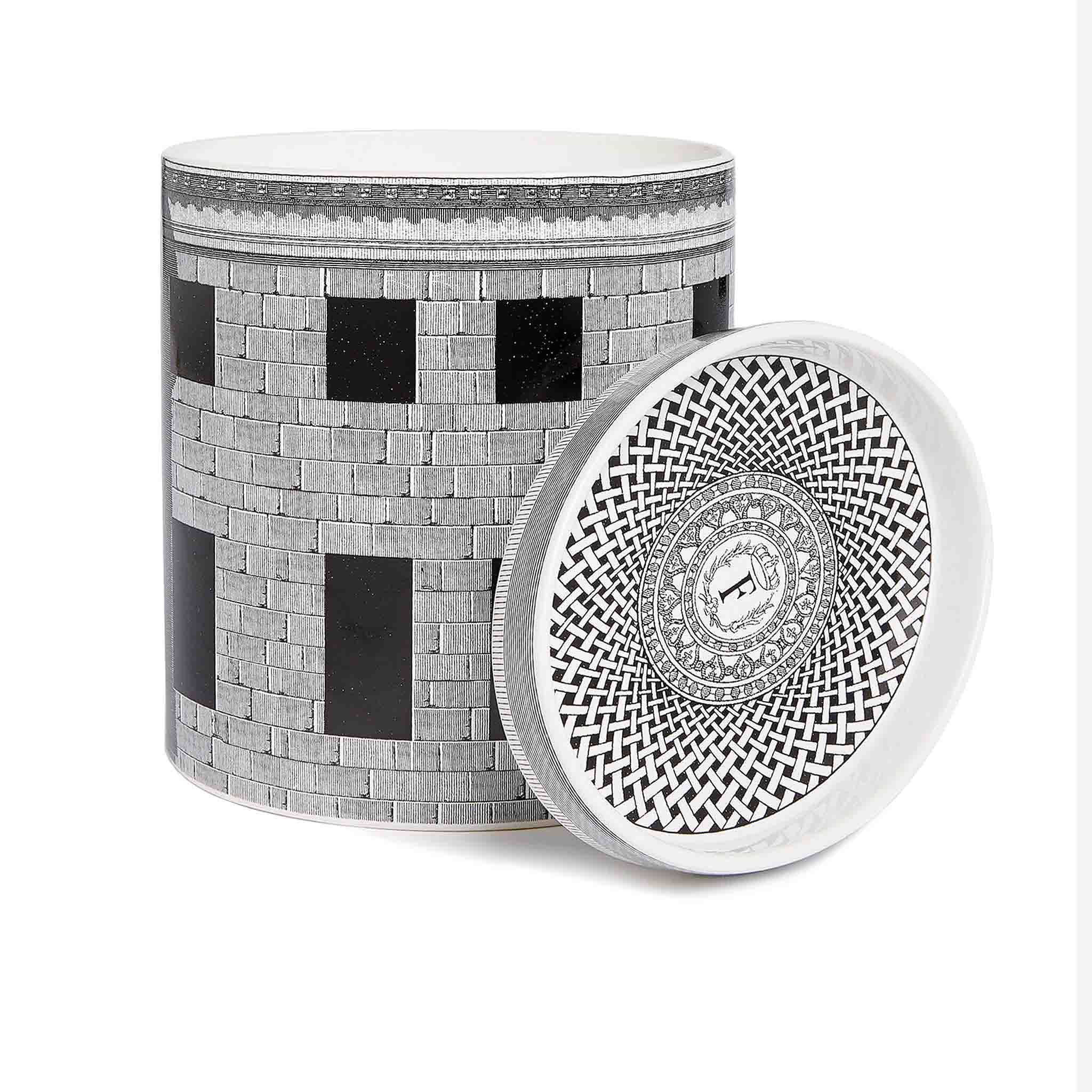 Lista Nozze | NEL MENTRE Candela Grande Decoro Architettura Fragranza Immaginazione - Fornasetti - Image 3